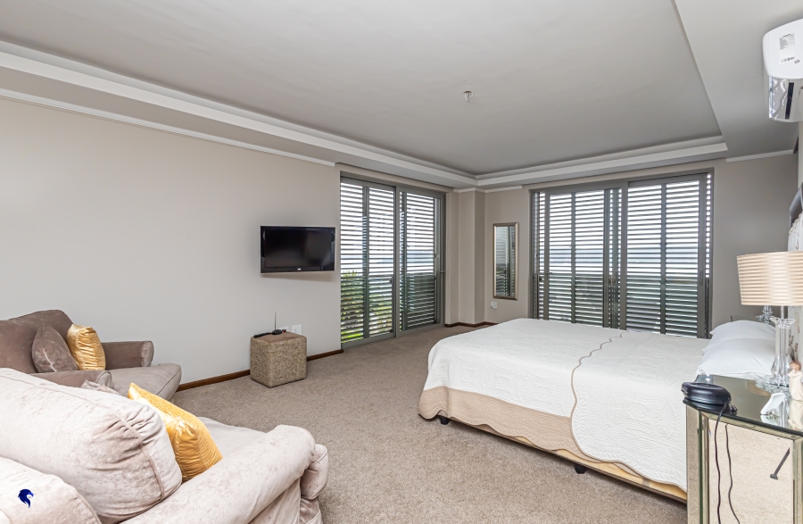 6 Bedroom Property for Sale in Myburgh Park Western Cape